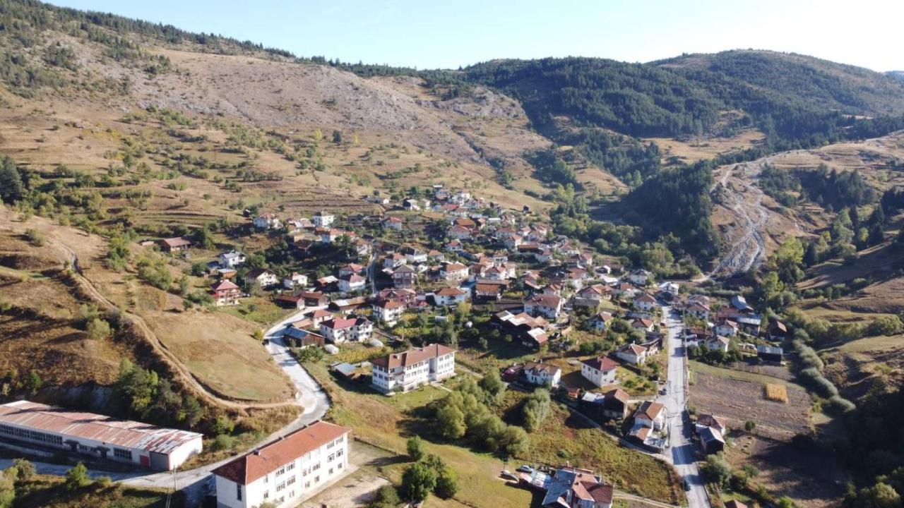 романс בית הארחה
